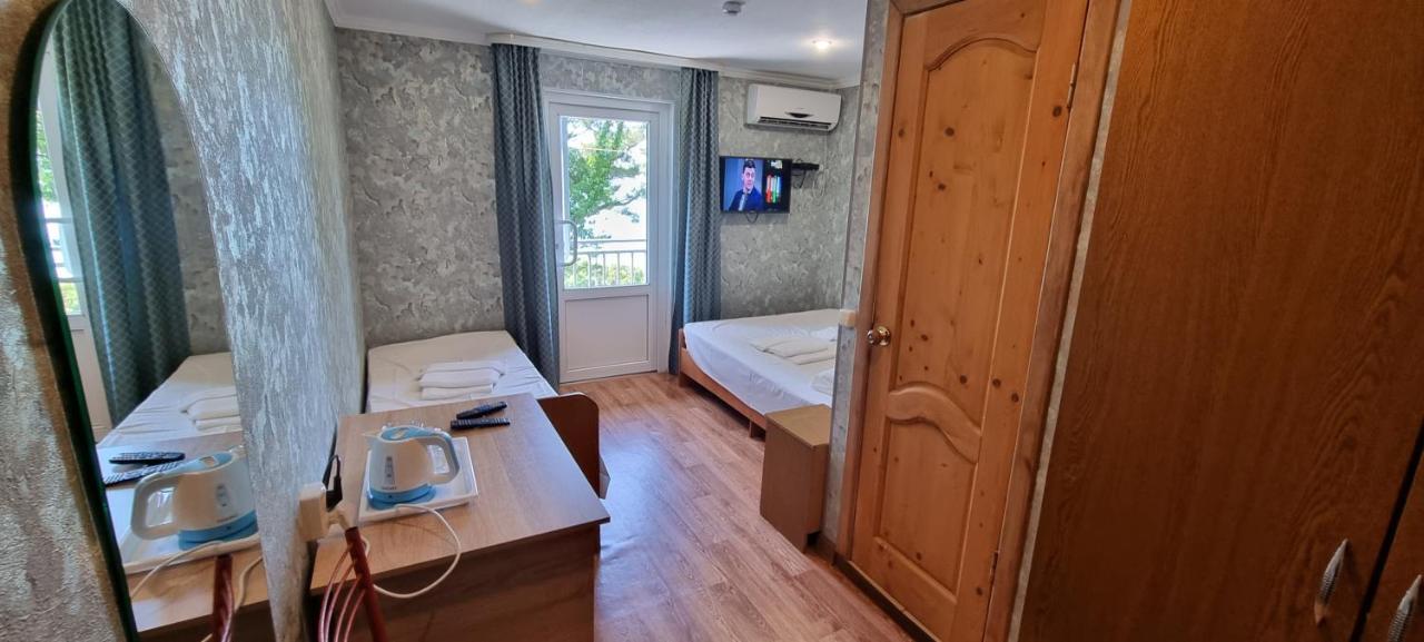Hotel Ривер Гагра Exterior foto